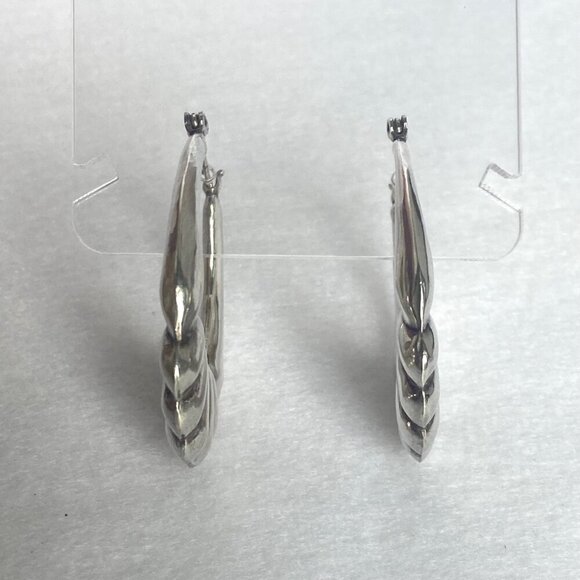 Sterling Silver 925 1.5" Hollow Scalloped Hinged Hoop Earrings - Picture 10 of 16